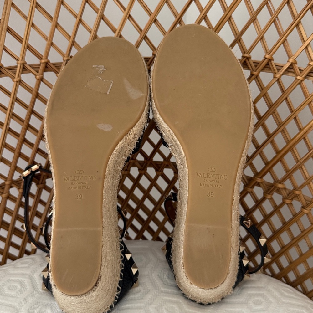 Valentino Rockstud Black and Tan Espadrille Sandals. Excellent condition. - Picture 5 of 6